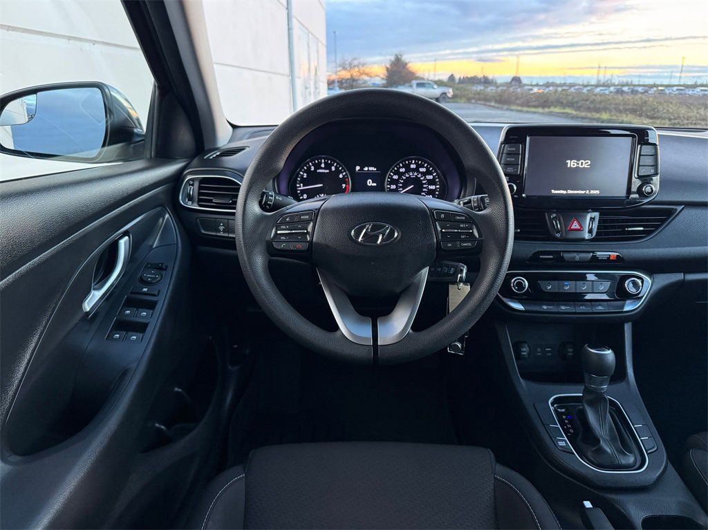 Used 2018 Hyundai Elantra GT image 13