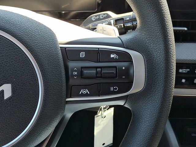 Used 2025 Kia Sportage LX image 21
