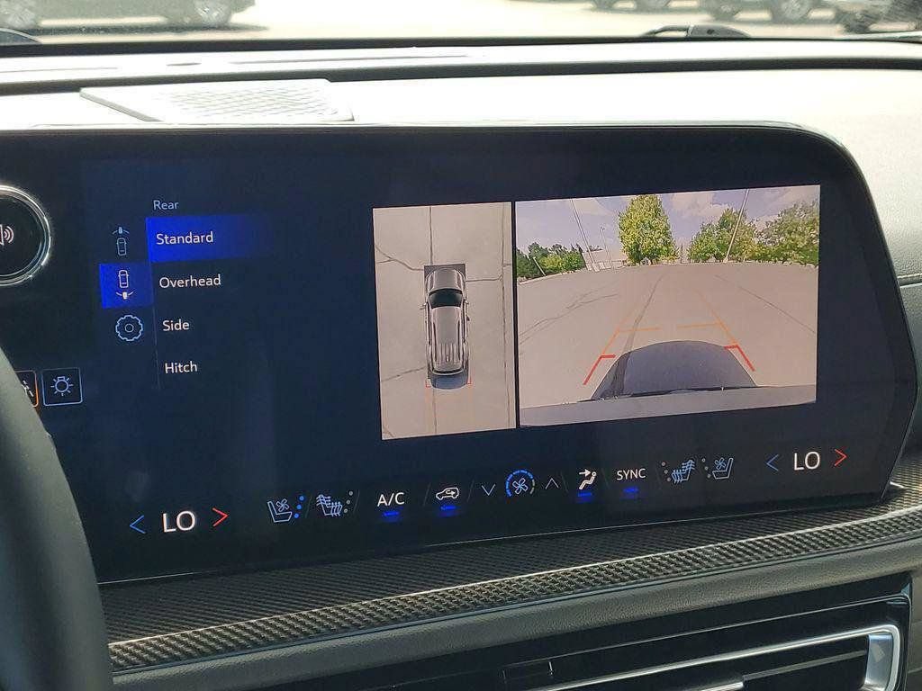 Used 2025 Chevrolet Traverse High Country w/ LPO, Floor Liner Package AWD/4WD image 16