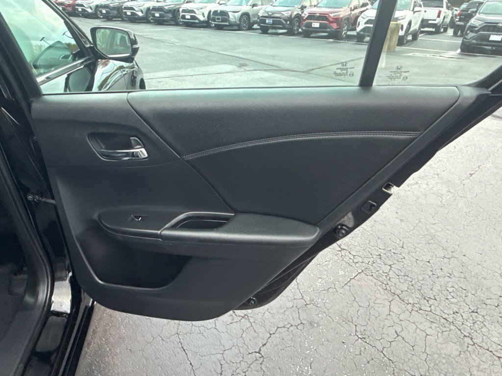 Used 2016 Honda Accord EX-L image 18