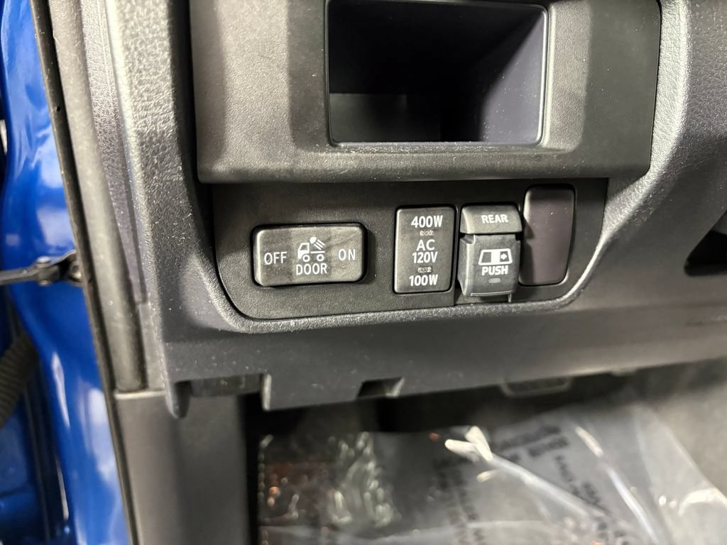 Used 2017 Toyota Tacoma TRD Off-Road w/ Tow Package RWD image 14
