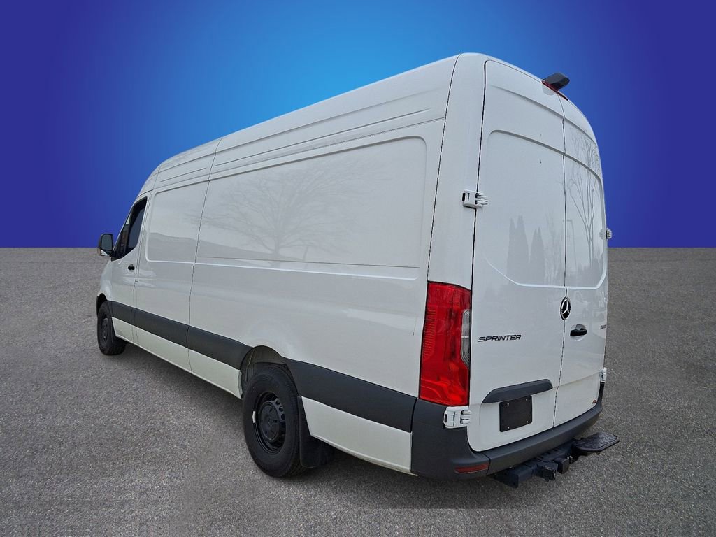 Used 2025 Mercedes-Benz Sprinter 2500 image 6