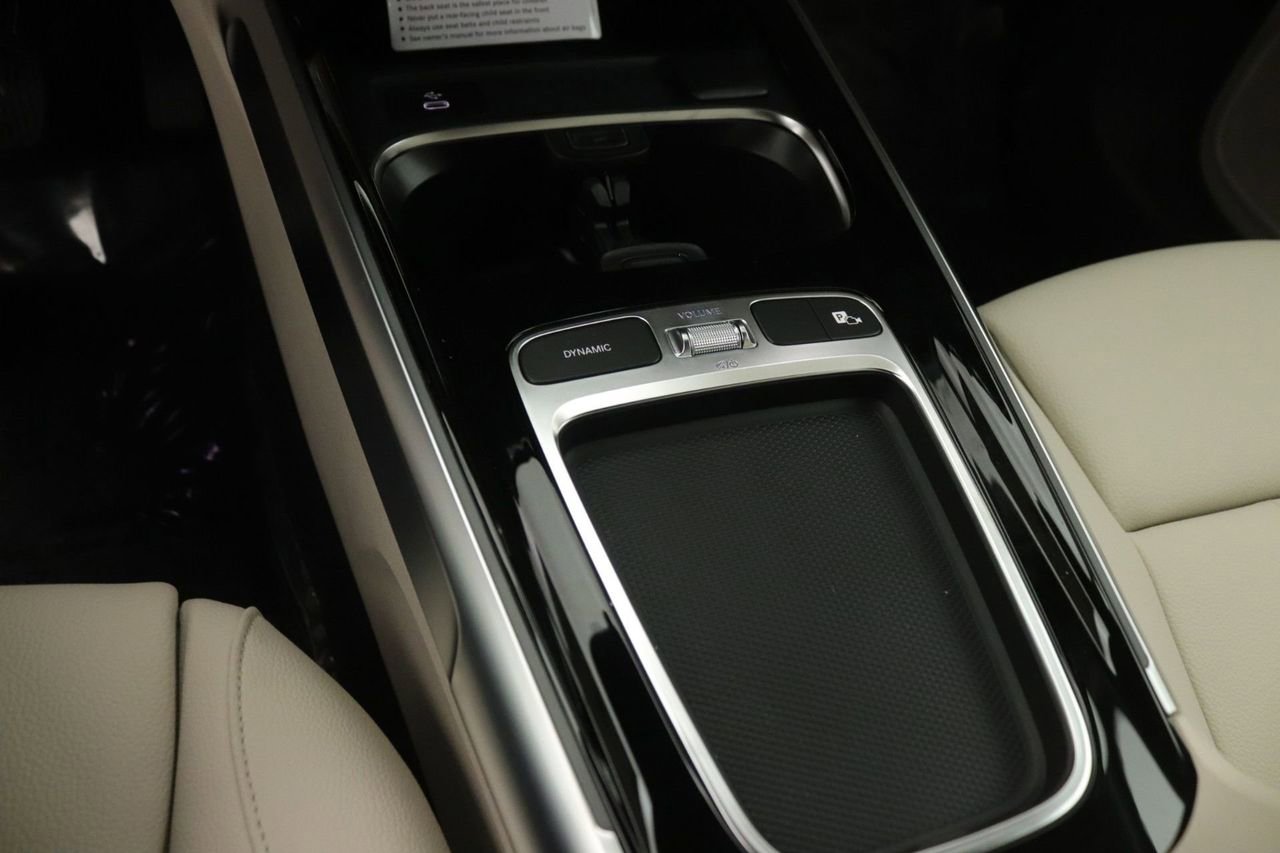 New 2026 Mercedes-Benz GLB 250 4MATIC image 7