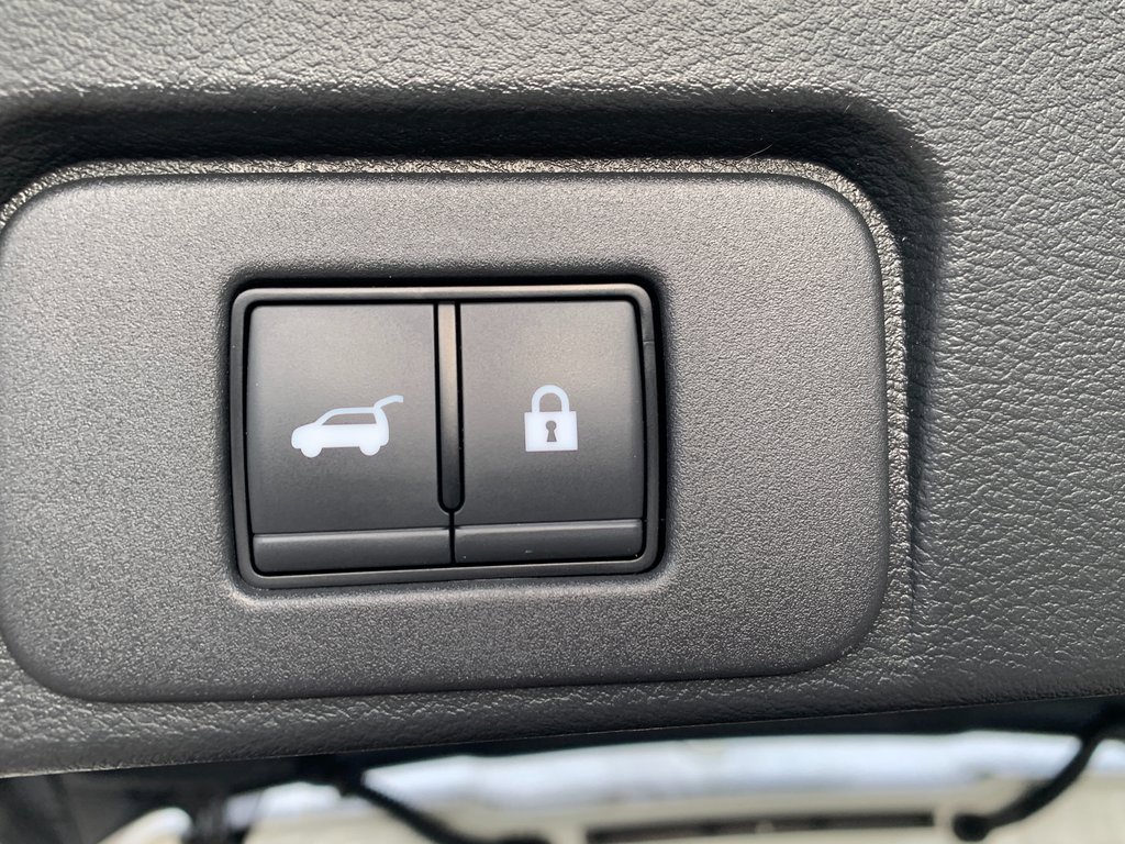 Used 2023 Nissan Rogue Platinum w/ Platinum Premium Package image 7