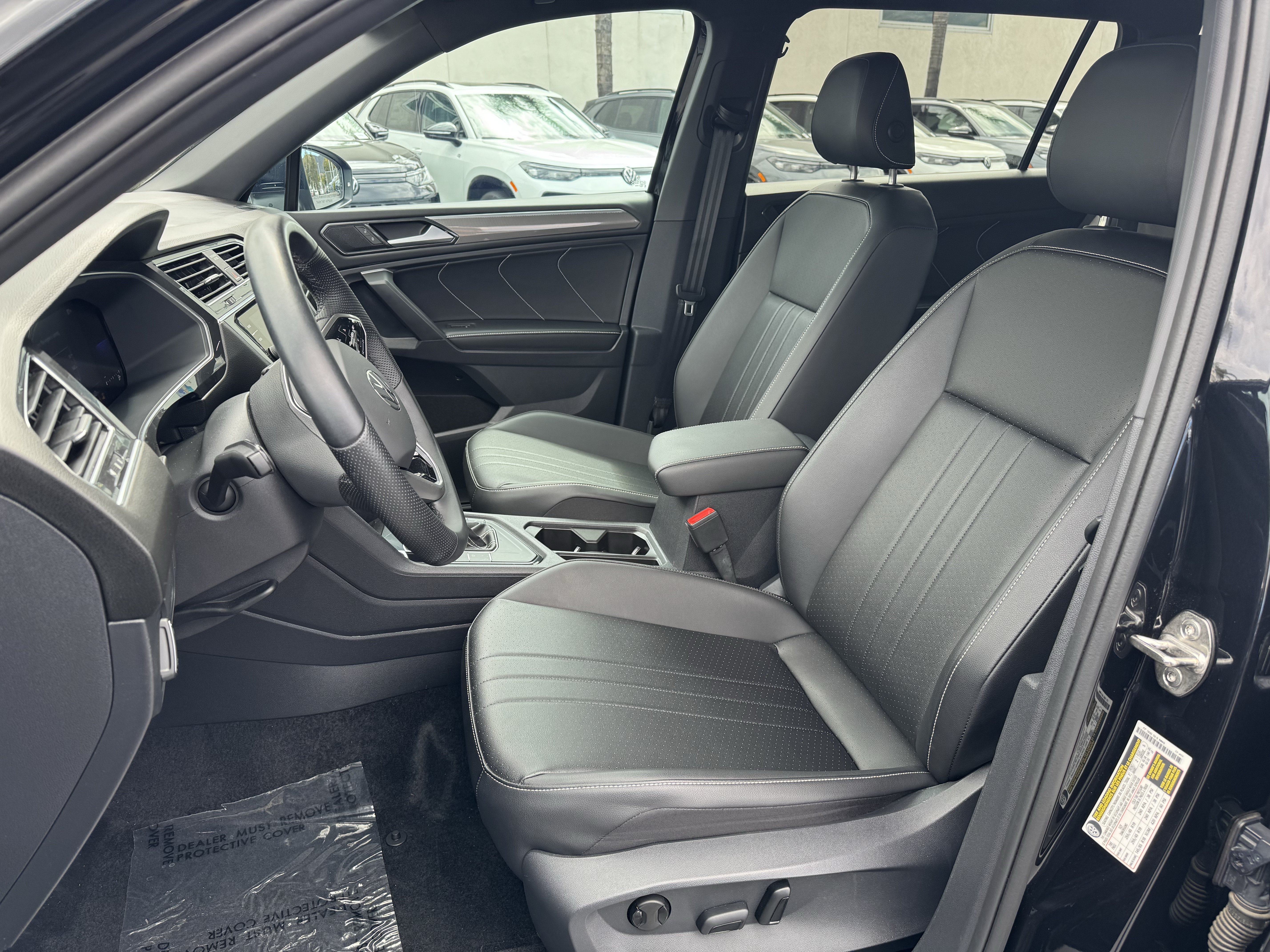 Used 2023 Volkswagen Tiguan SE R-Line FWD image 14