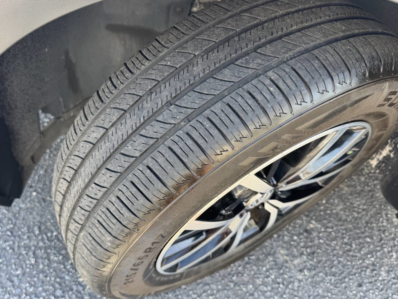 Used 2021 Volkswagen Tiguan SE image 23