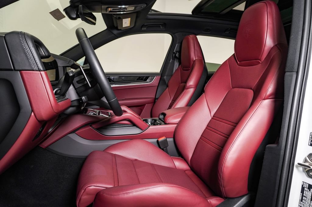 New 2026 Porsche Cayenne Coupe AWD/4WD image 5