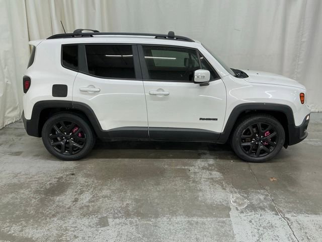 Used 2018 Jeep Renegade Altitude FWD image 2