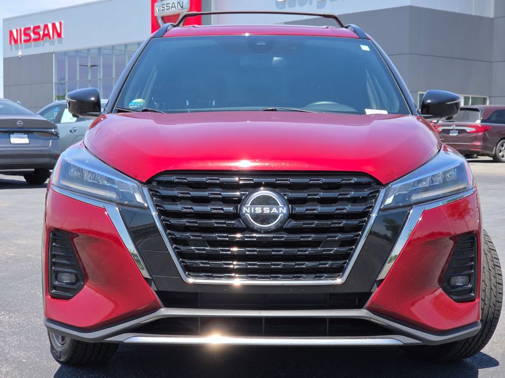 Used 2022 Nissan Kicks SR w/ Interior Electronics Package FWD image 8