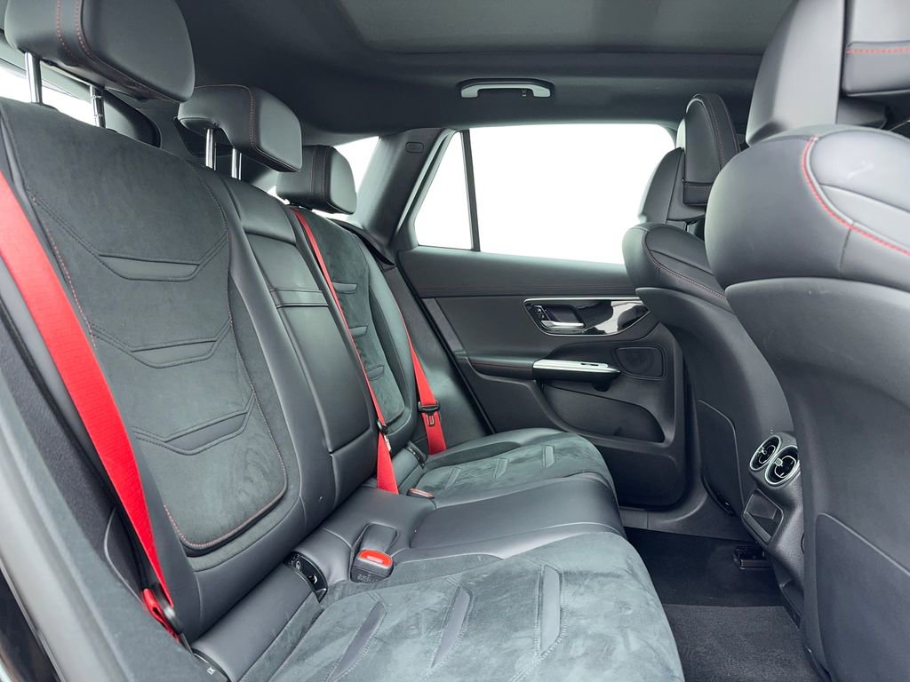 Used 2025 Mercedes-Benz GLC 43 AMG 4MATIC image 50
