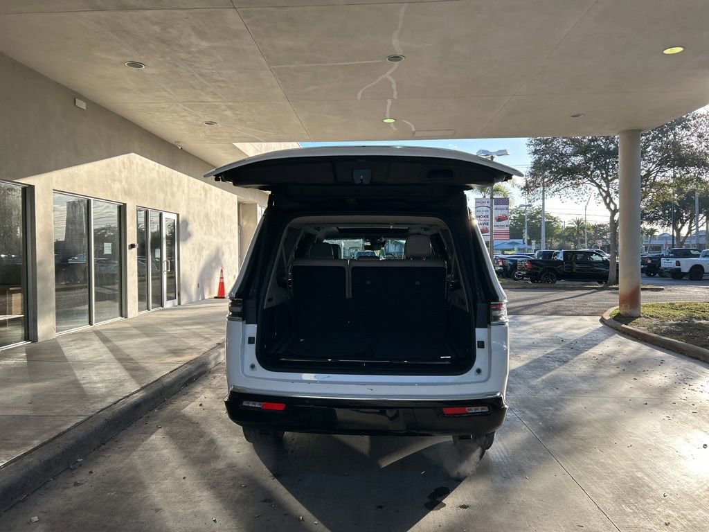 Used 2023 Jeep Grand Wagoneer L Series II image 46