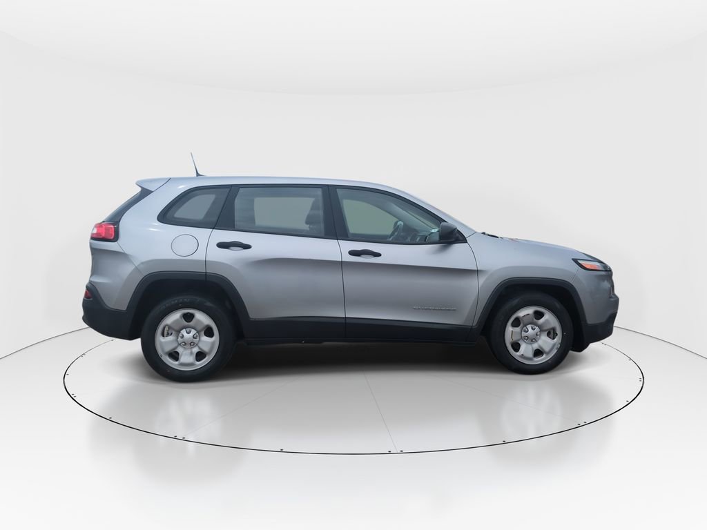 Used 2017 Jeep Cherokee Sport FWD image 9
