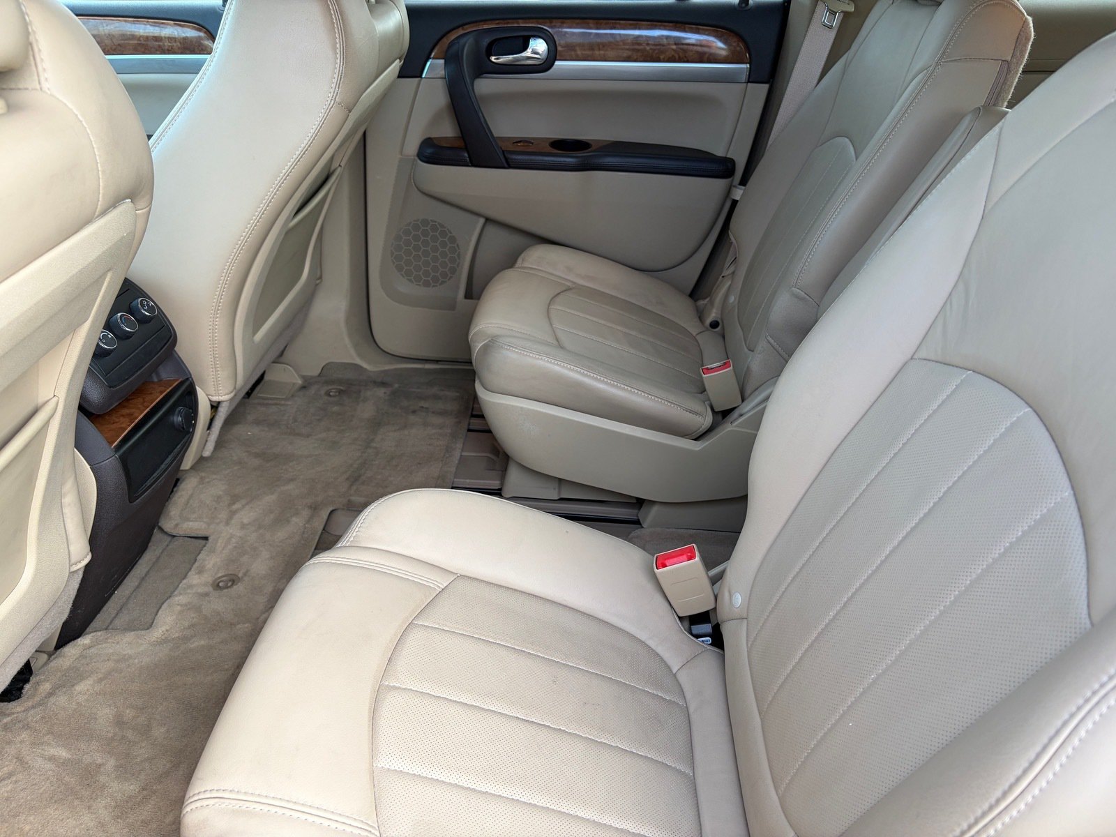 Used 2011 Buick Enclave CXL FWD image 13