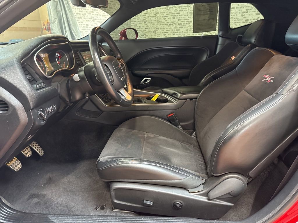 Used 2016 Dodge Challenger R/T Scat Pack w/ Leather Interior Group image 15