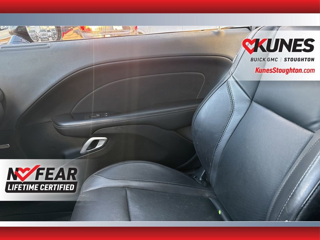 Used 2015 Dodge Challenger SXT Plus image 35