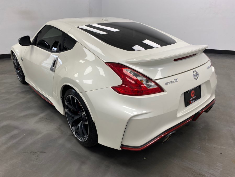 Used 2016 Nissan 370Z NISMO RWD image 4