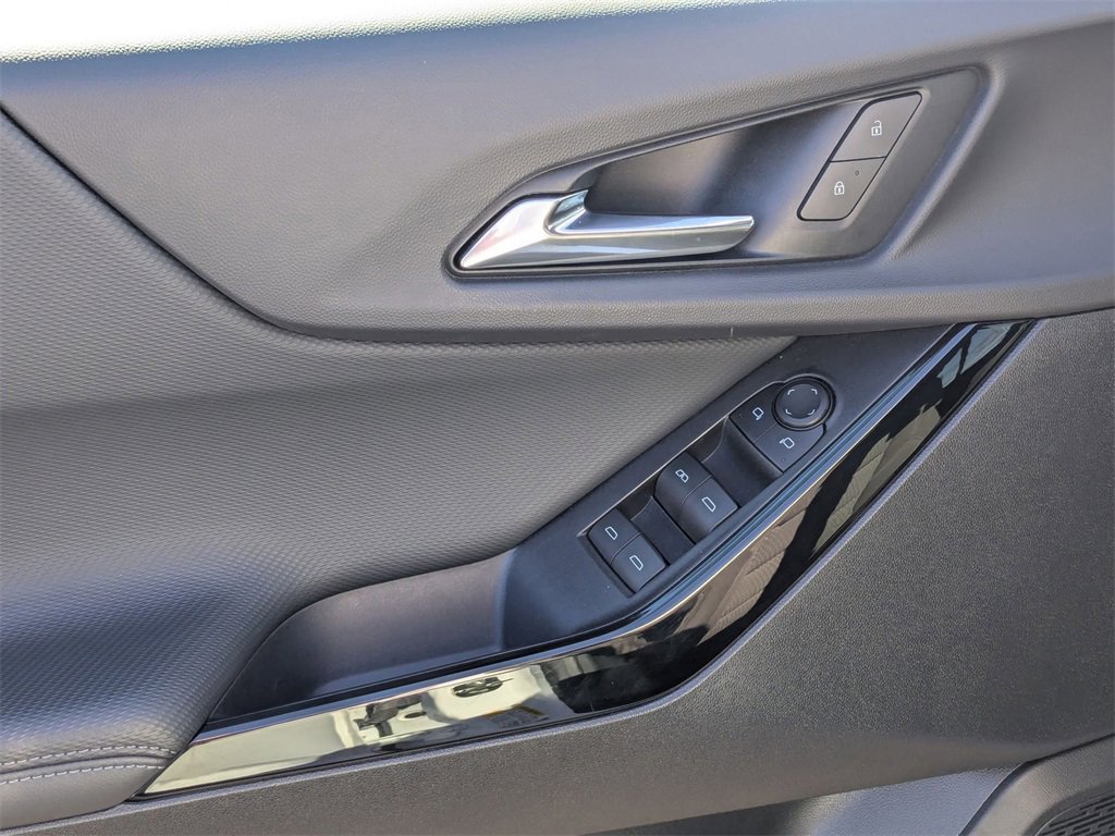 Used 2025 Chevrolet Equinox LT image 18