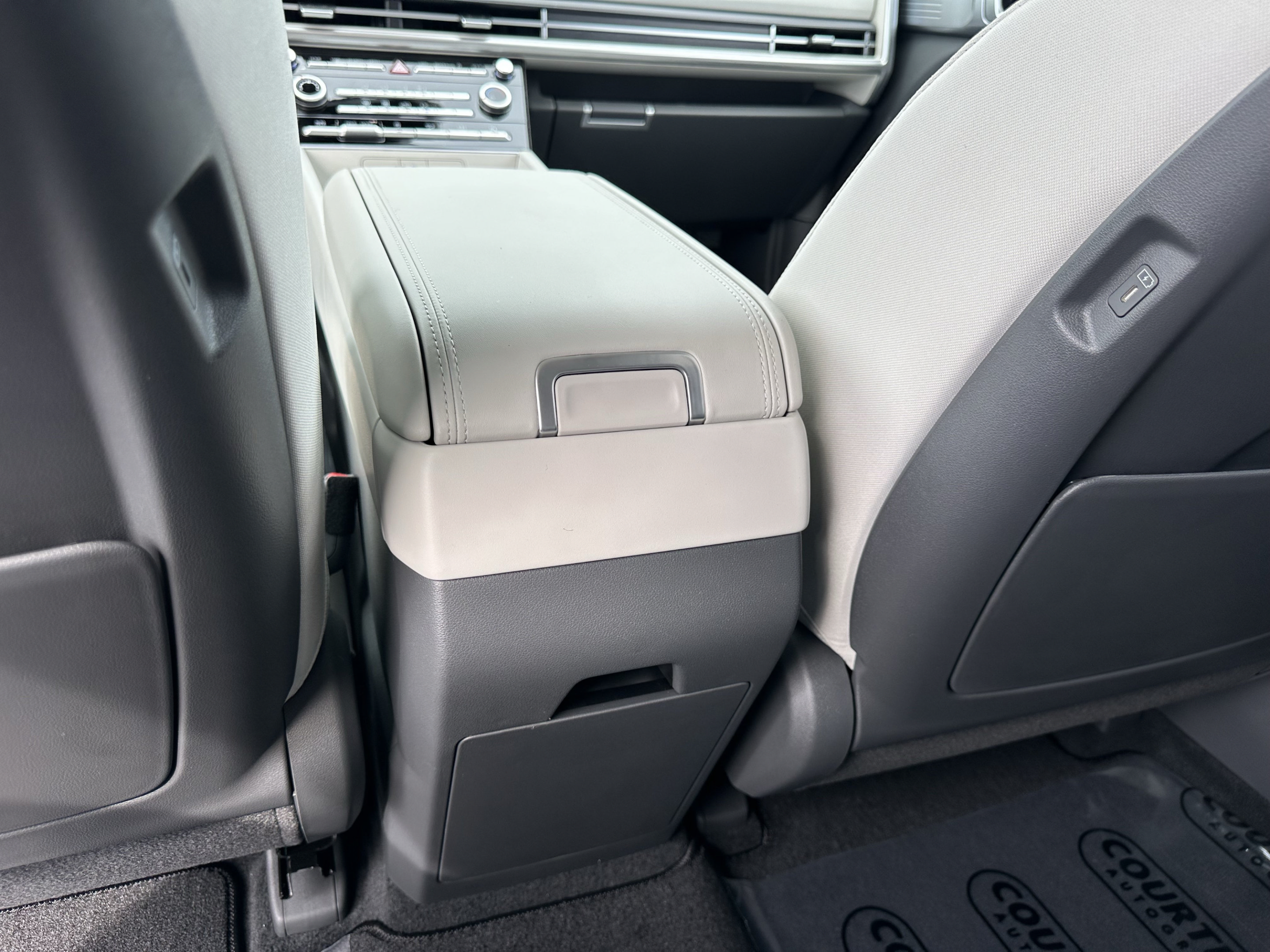 New 2027 Hyundai Santa Fe SE FWD image 12