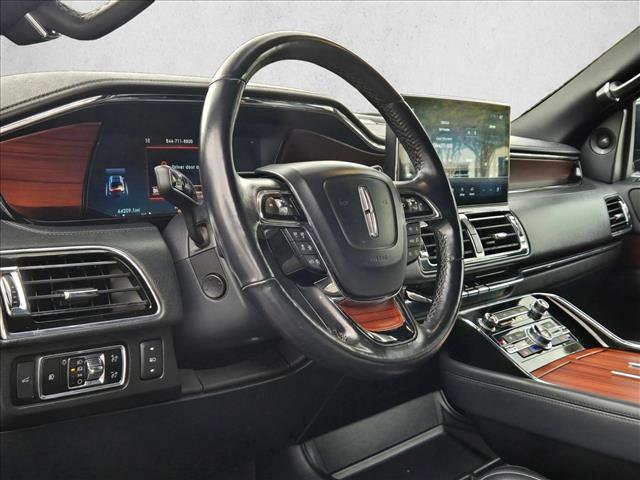 Used 2023 Lincoln Navigator Reserve image 10