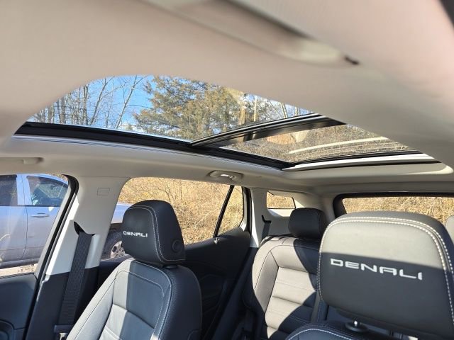 Used 2024 GMC Terrain Denali w/ Black Diamond Edition image 24