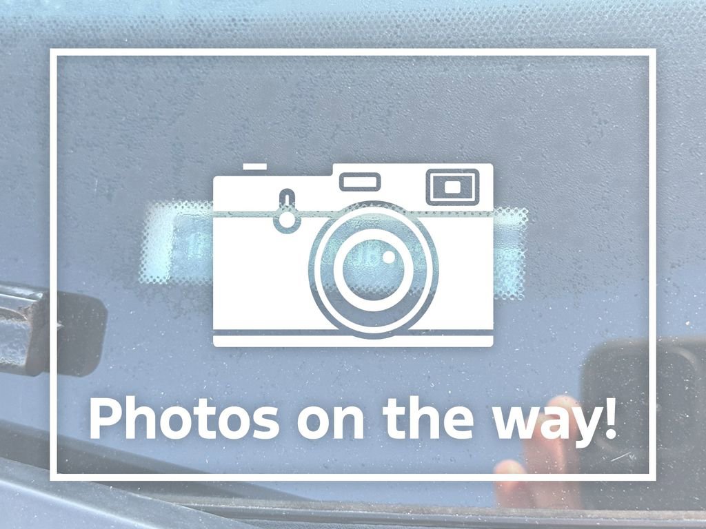 Used 2022 Ford Escape SE image 2