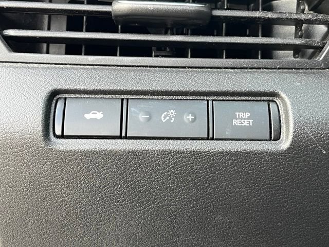 Used 2025 Nissan Altima 2.5 SV FWD image 15