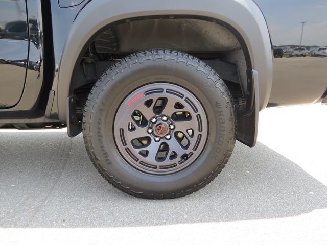 Used 2025 Nissan Frontier PRO-4X AWD/4WD image 11
