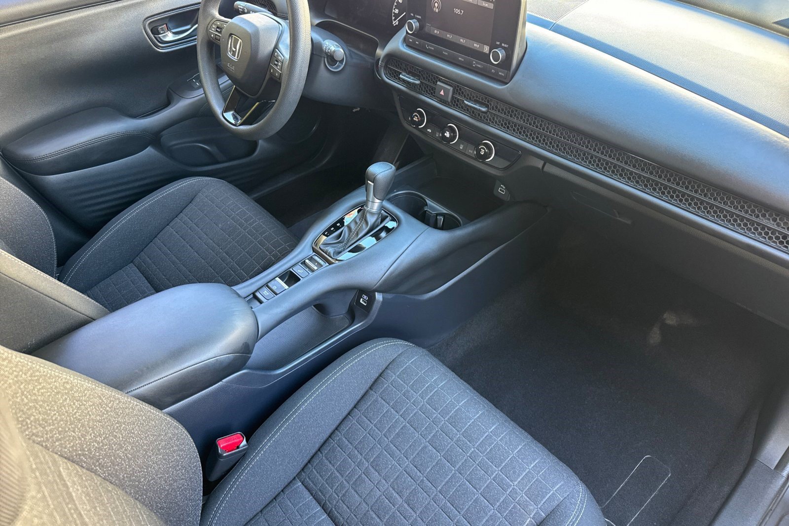 Certified 2023 Honda HR-V LX image 33