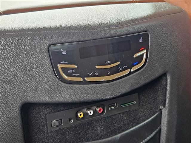 Used 2015 Cadillac Escalade Premium image 16