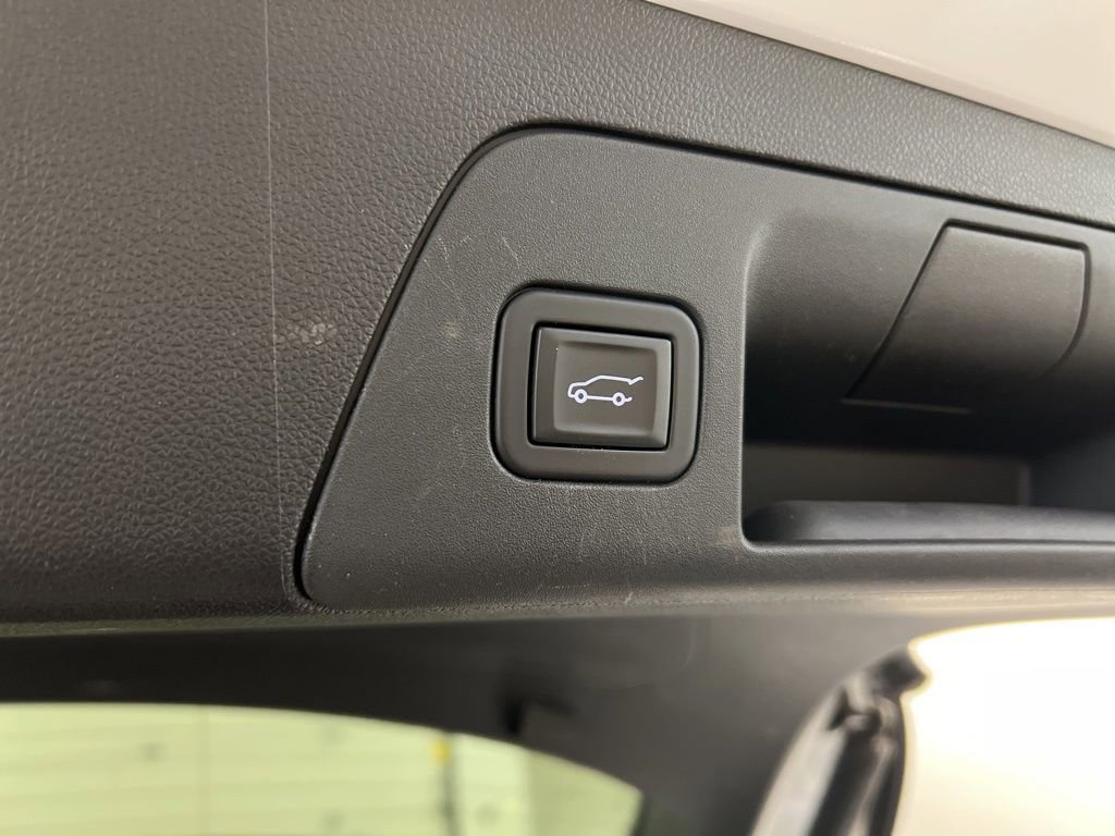 Used 2023 Buick Envision Essence AWD/4WD image 37
