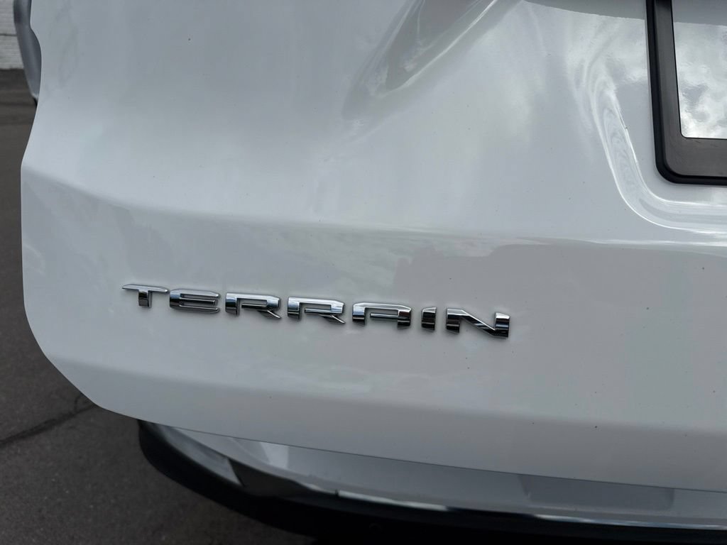 Used 2024 GMC Terrain AT4 w/ LPO, 'HIT The Road' Package AWD/4WD image 17