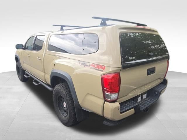 Used 2016 Toyota Tacoma TRD Off-Road AWD/4WD image 4