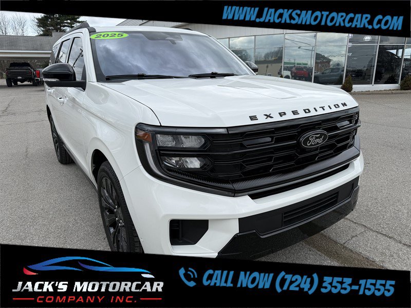 Used 2025 Ford Expedition Platinum w/ Stealth Appearance Package AWD/4WD image 14