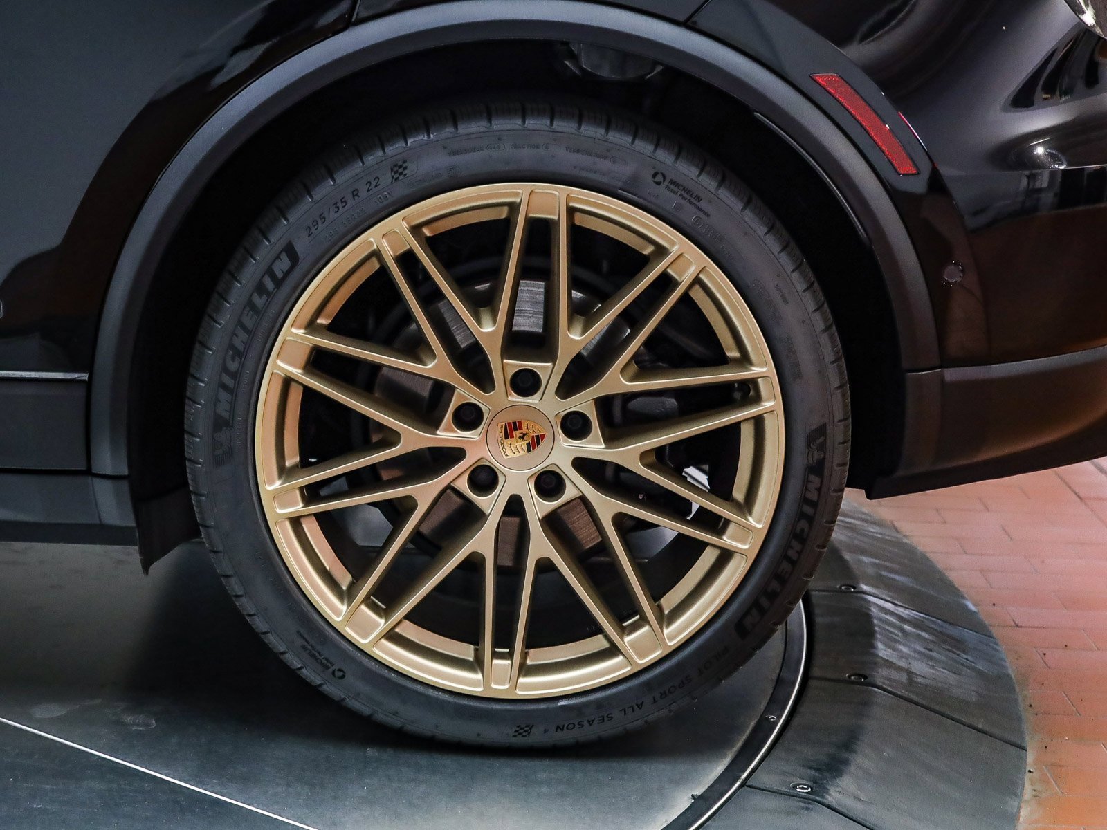 Used 2025 Porsche Macan Electric image 12