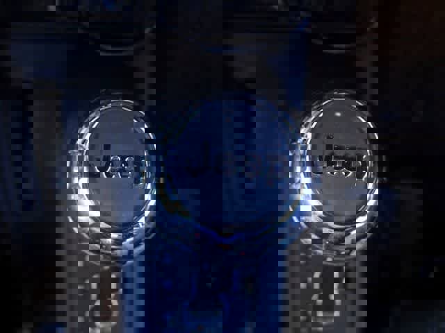 Used 2015 Jeep Wrangler Unlimited Sahara image 26