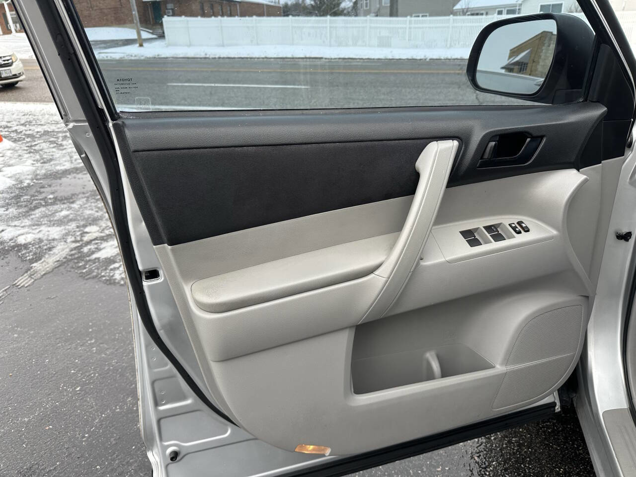 Used 2013 Toyota Highlander Plus image 24