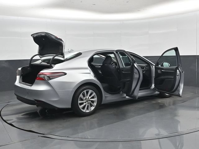 Used 2022 Toyota Camry LE FWD image 53