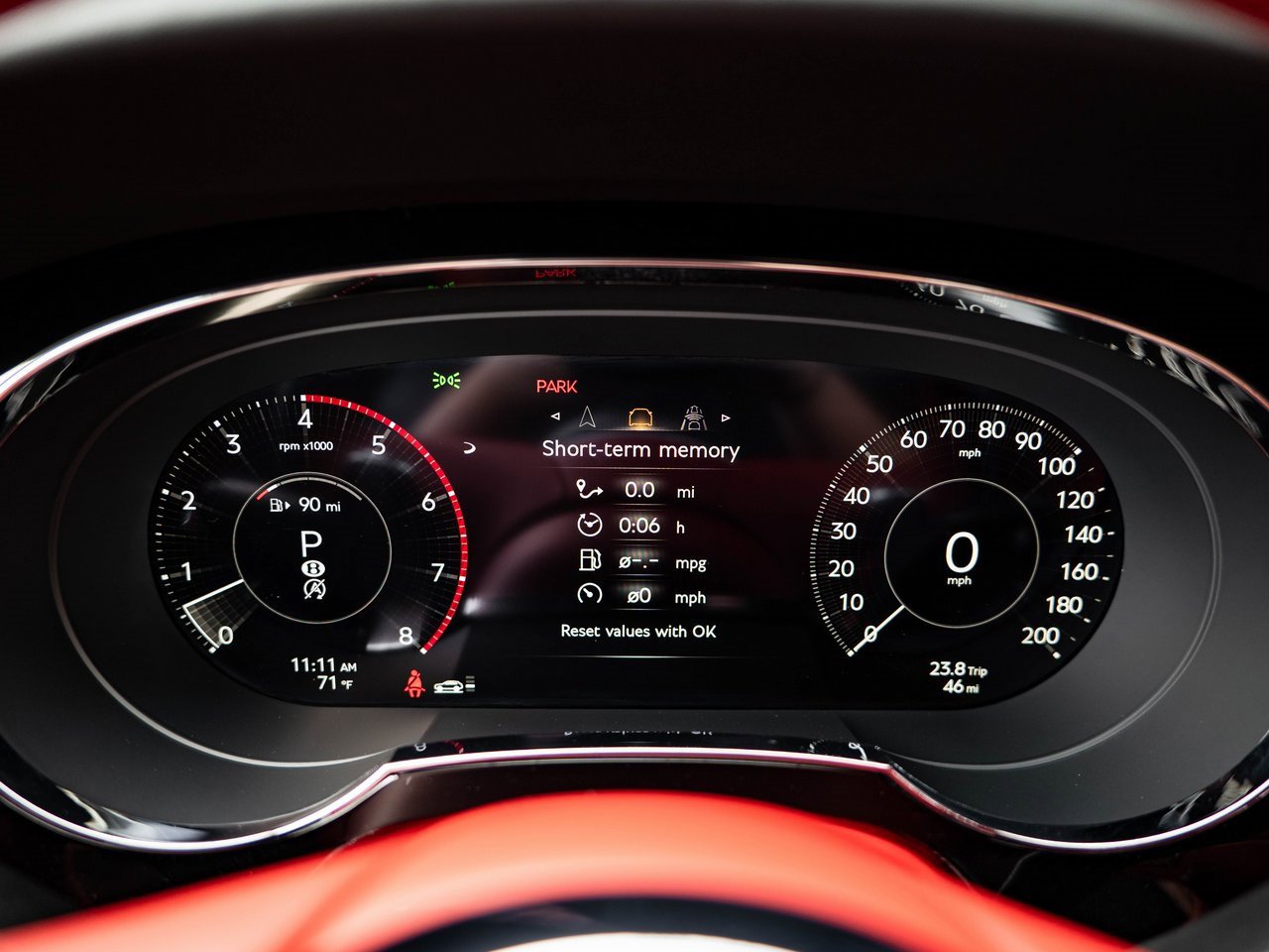 Used 2025 Bentley Bentayga V8 image 7