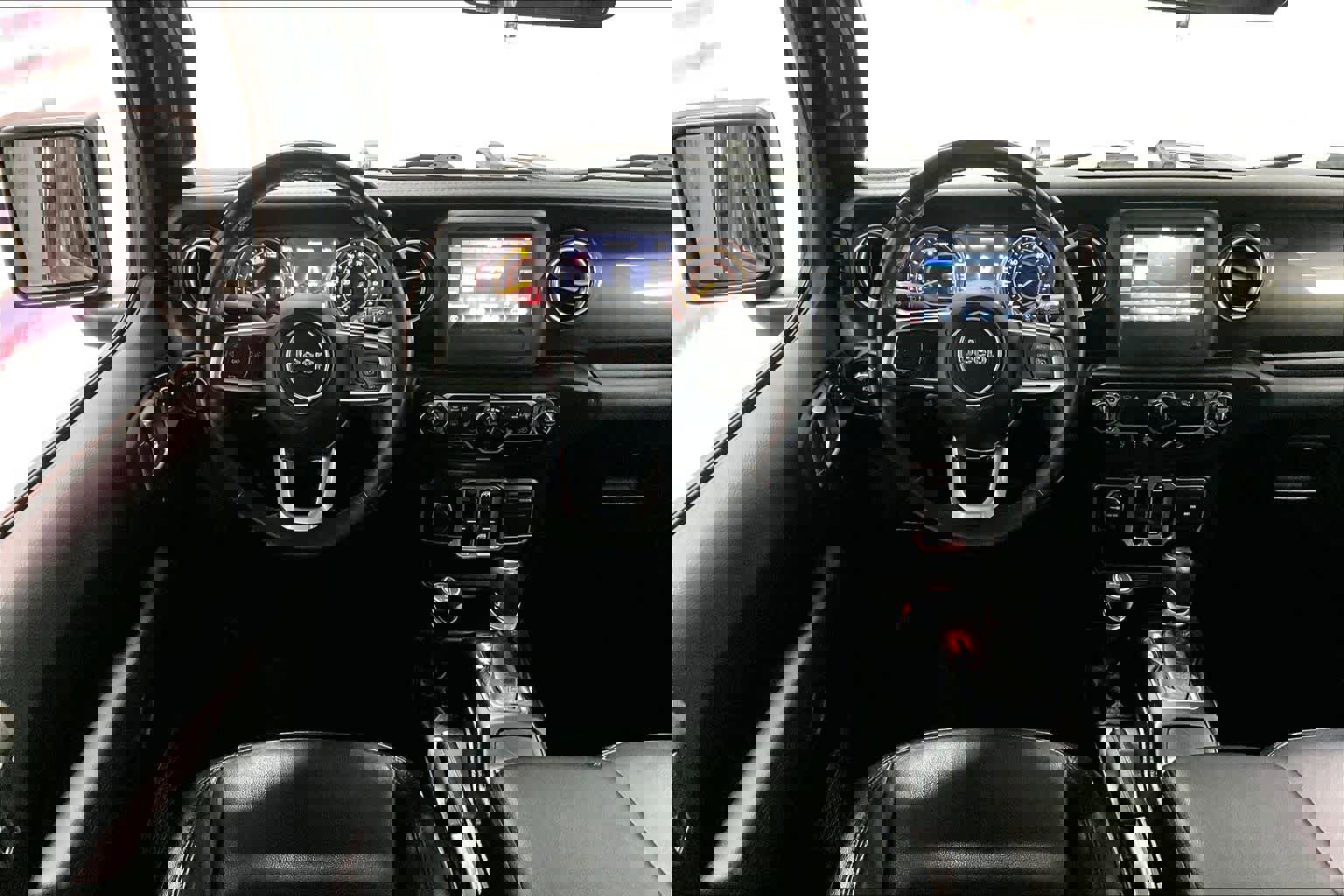 Used 2020 Jeep Wrangler Unlimited Sahara image 13