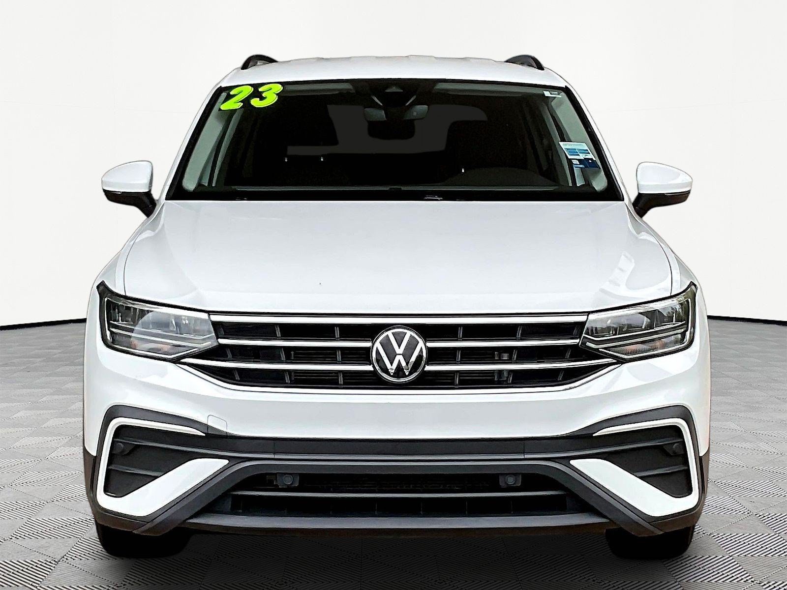 Used 2023 Volkswagen Tiguan S FWD image 2