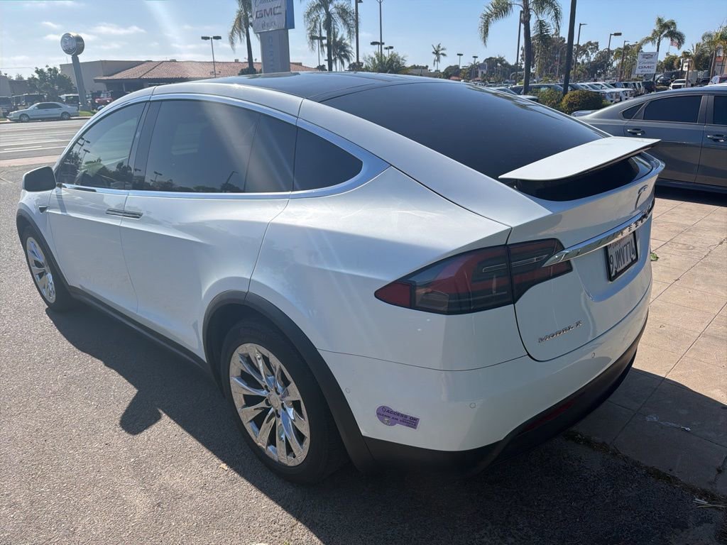 Used 2018 Tesla Model X image 5