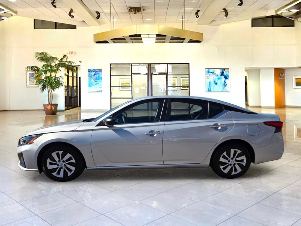 Certified 2024 Nissan Altima 2.5 S FWD image 8