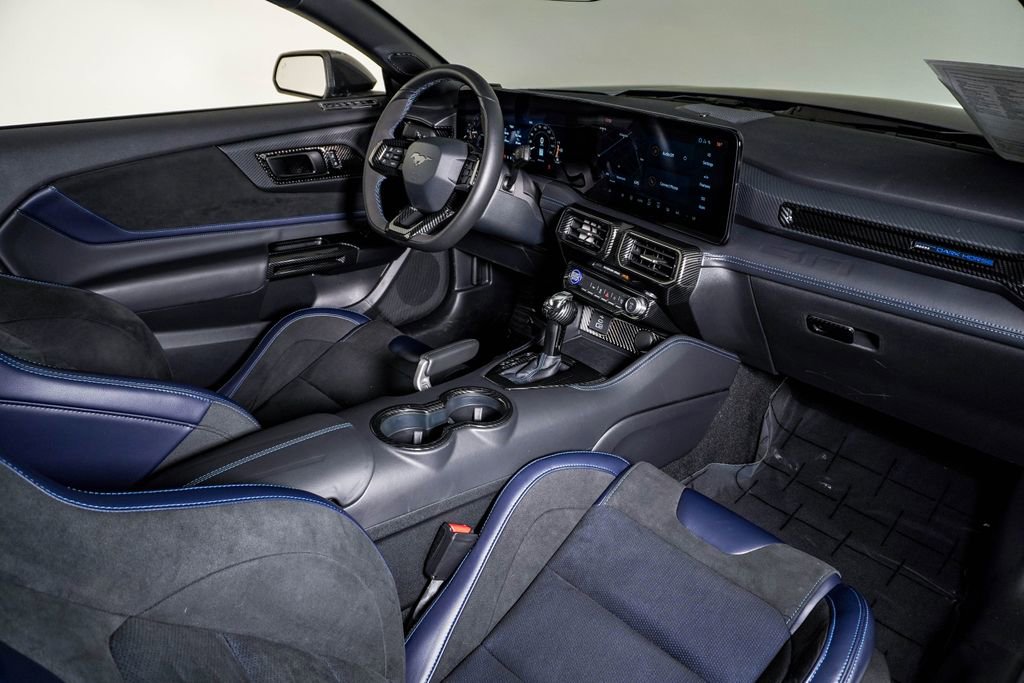 Used 2025 Ford Mustang Dark Horse image 16