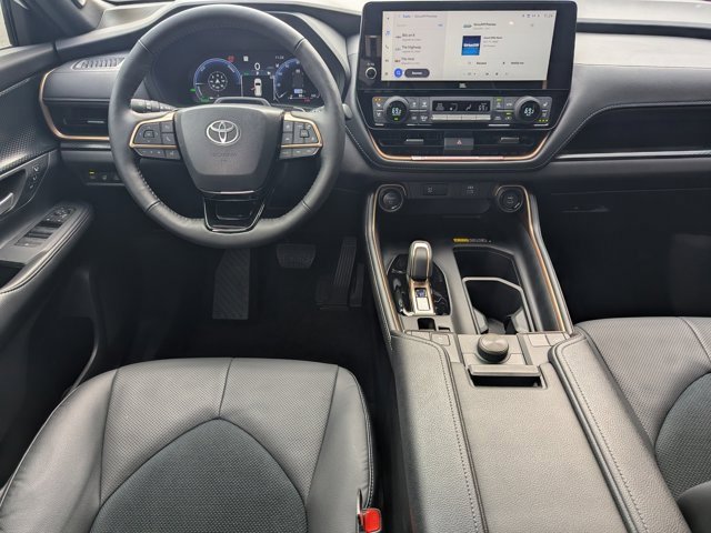 Used 2025 Toyota Grand Highlander AWD Hybrid image 20