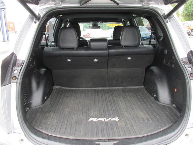 Used 2016 Toyota RAV4 SE w/ Advanced Technology Package AWD/4WD image 8