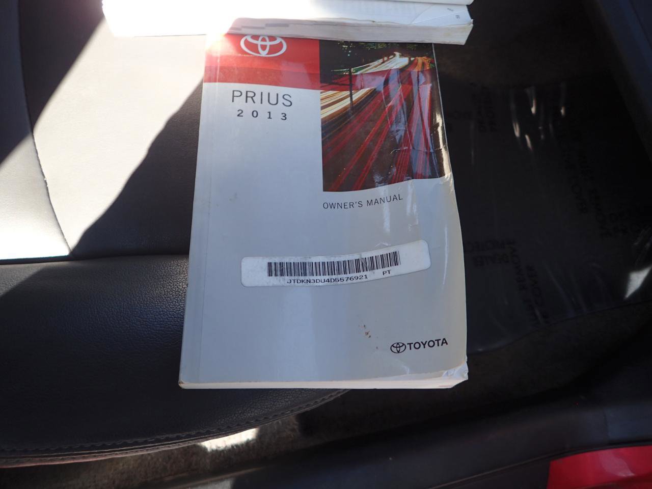 Used 2013 Toyota Prius Four w/ Deluxe Solar Roof Pkg FWD image 27