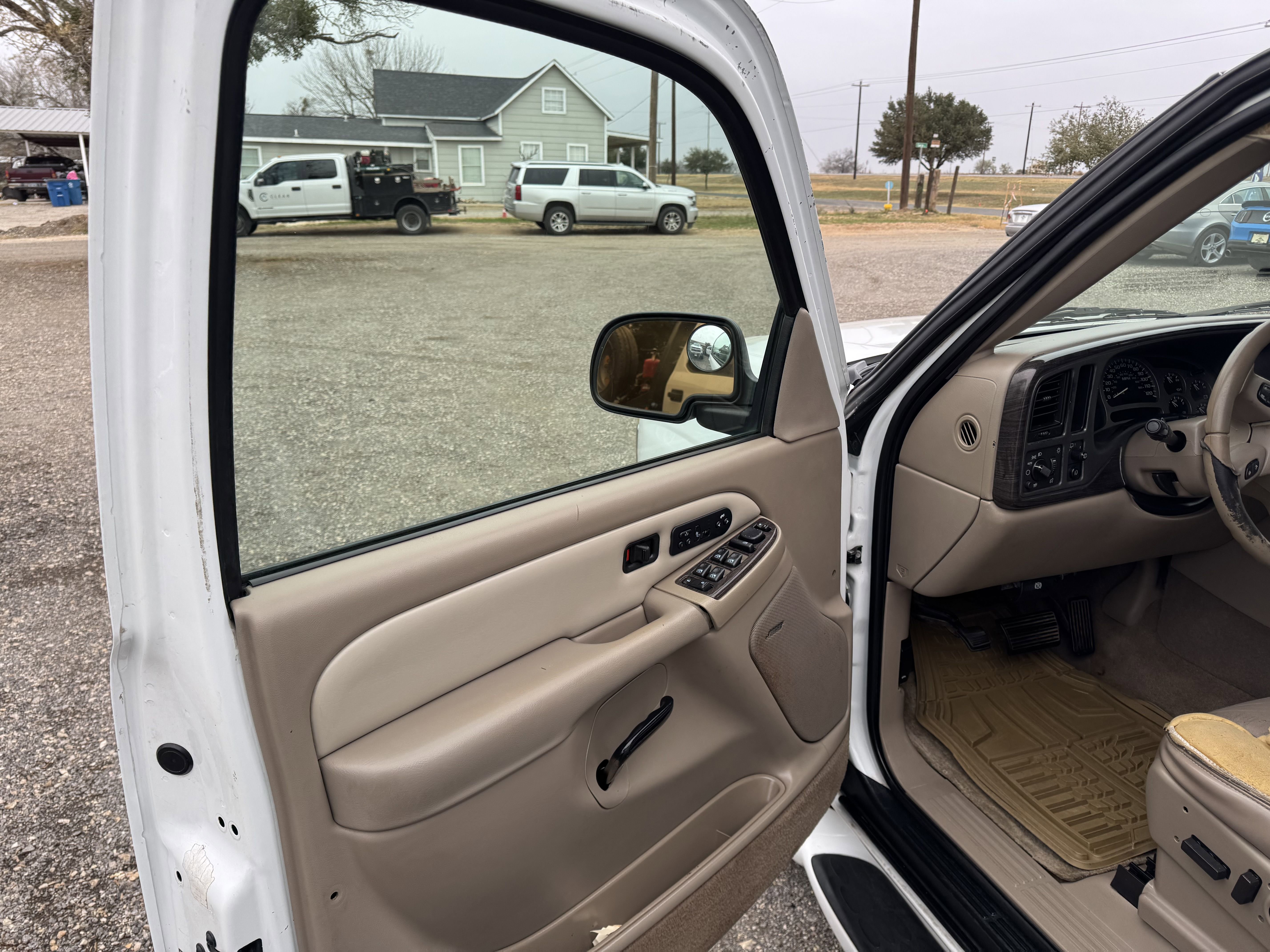 Used 2004 GMC Yukon XL Denali image 10