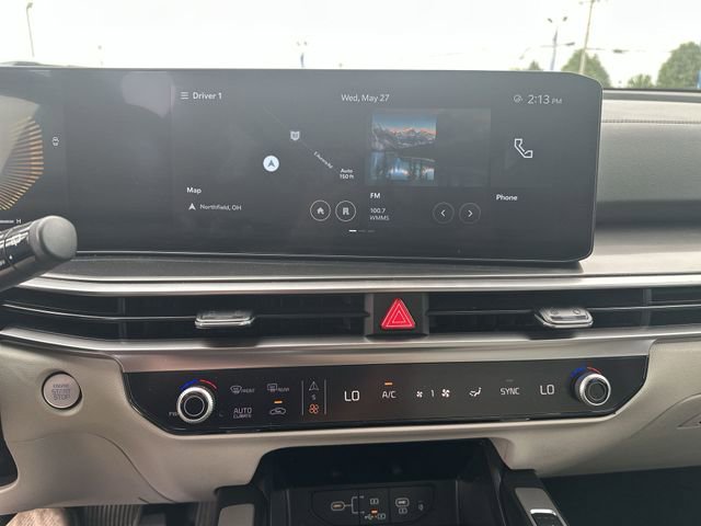 Used 2025 Kia Sorento S AWD/4WD image 15