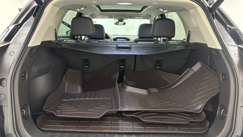 Used 2023 GMC Terrain Denali image 13