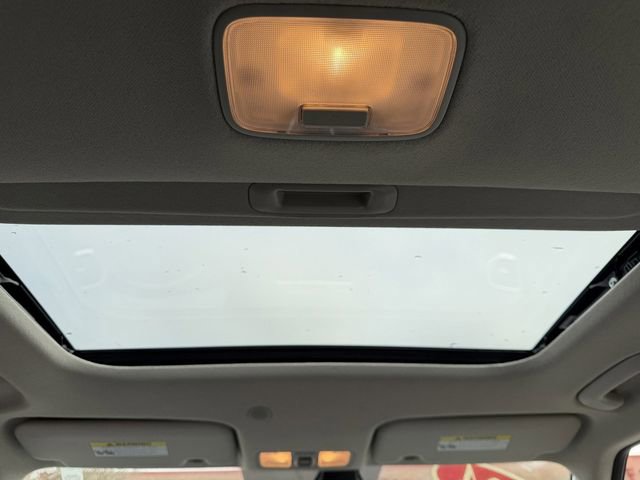 Used 2024 Hyundai Venue SEL image 28